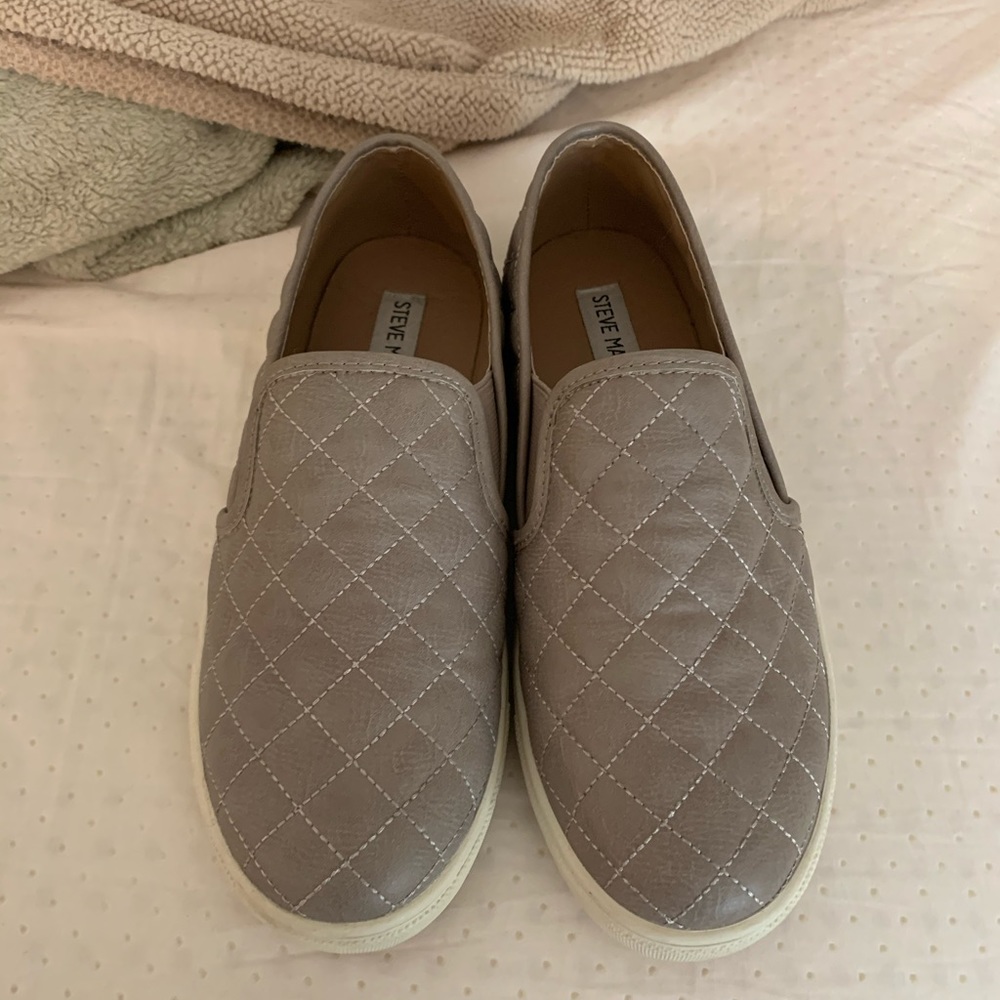 Steve Madden Slip On shoes